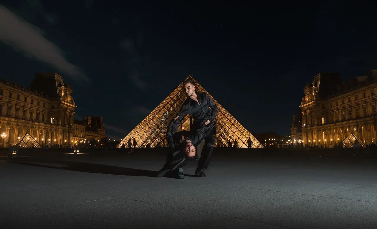 Photographie publicitaire, films de marque, événements et création visuelle avec IA.